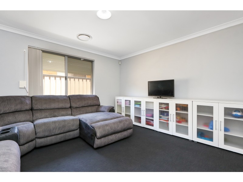 35 Miramar Way, Piara Waters WA 6112