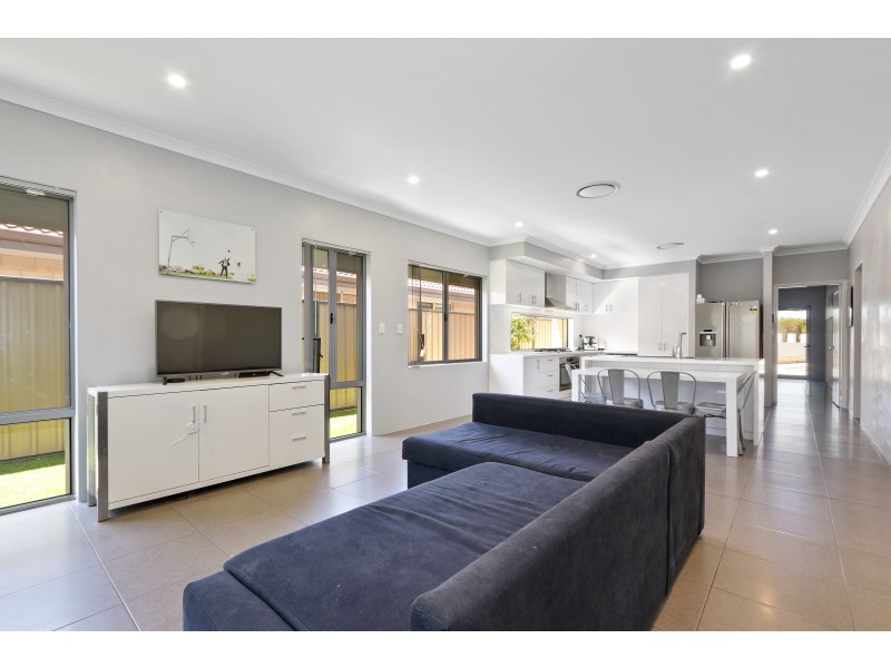 35 Miramar Way, Piara Waters WA 6112