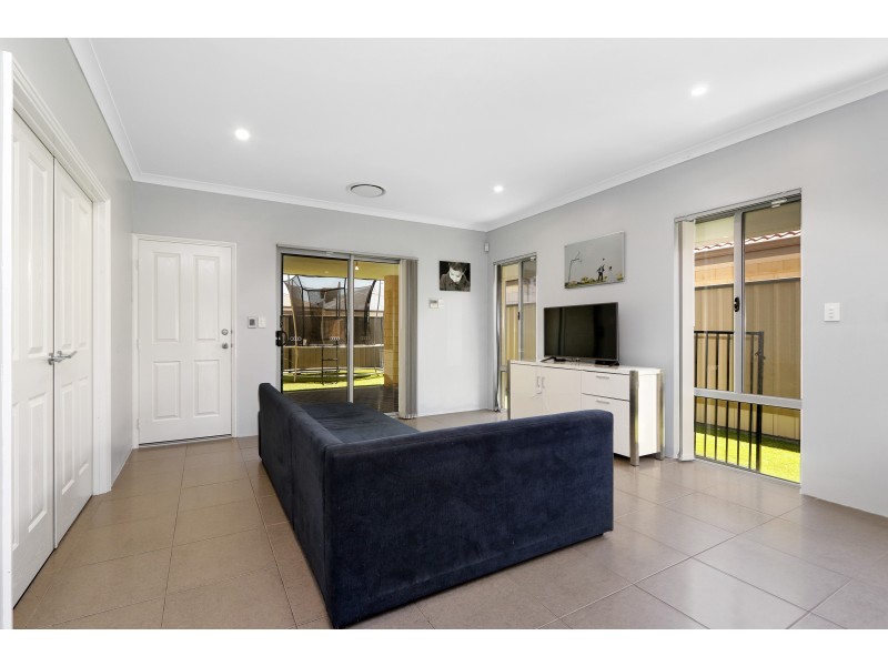 35 Miramar Way, Piara Waters WA 6112