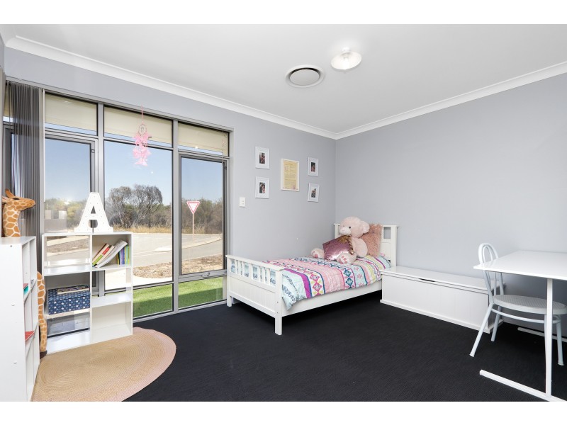 35 Miramar Way, Piara Waters WA 6112