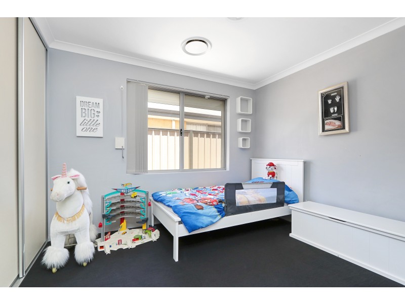 35 Miramar Way, Piara Waters WA 6112