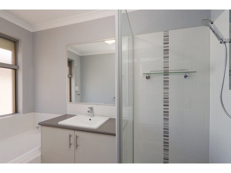 35 Miramar Way, Piara Waters WA 6112