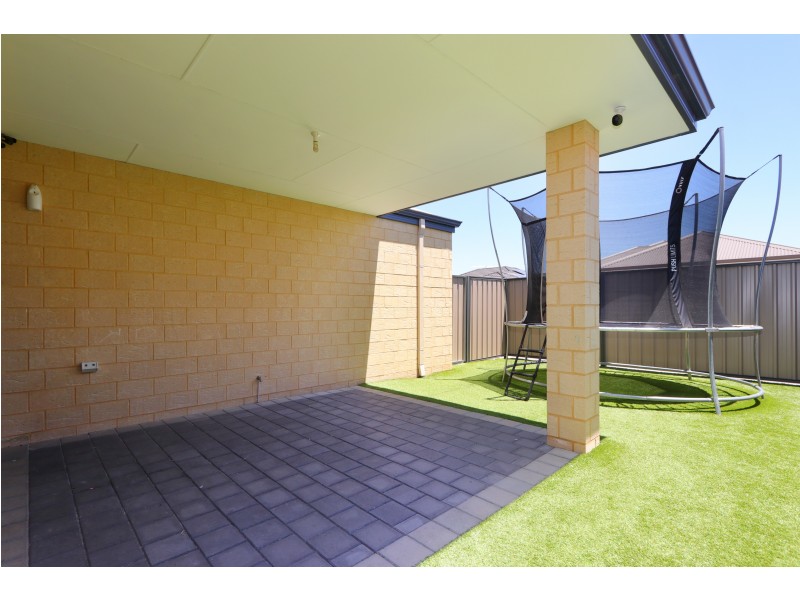 35 Miramar Way, Piara Waters WA 6112