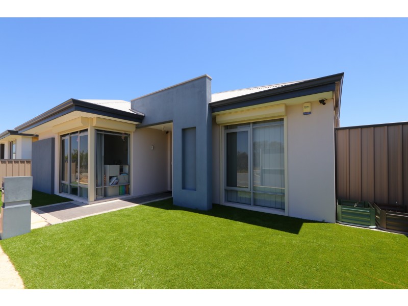 35 Miramar Way, Piara Waters WA 6112