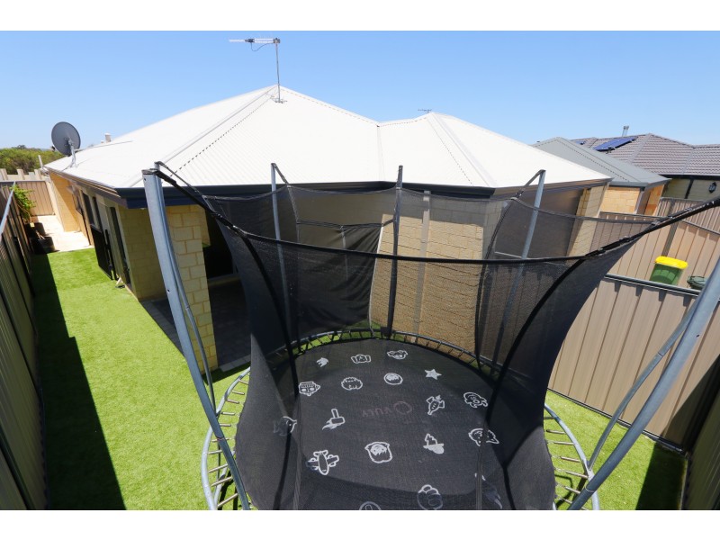 35 Miramar Way, Piara Waters WA 6112