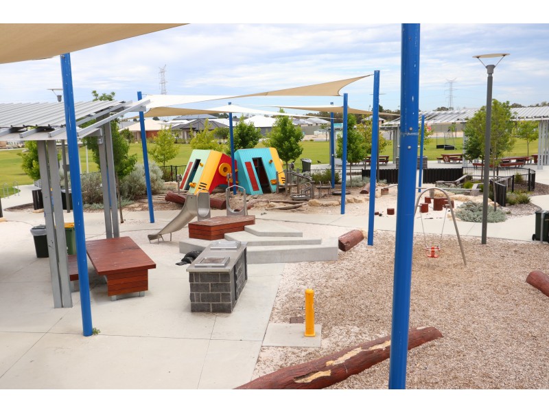 35 Miramar Way, Piara Waters WA 6112