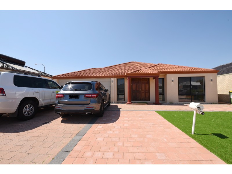 98 Amherst Road, Canning Vale WA 6155