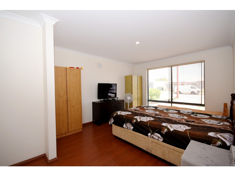 98 Amherst Road, Canning Vale WA 6155