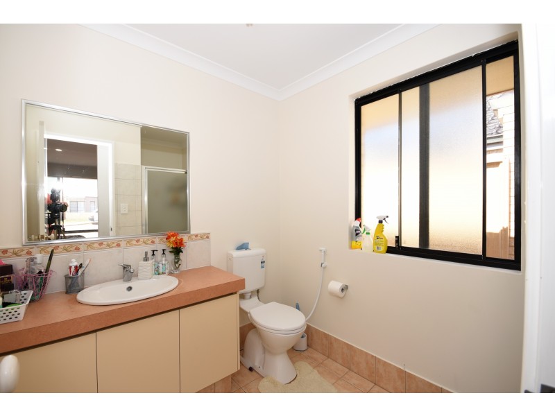 98 Amherst Road, Canning Vale WA 6155