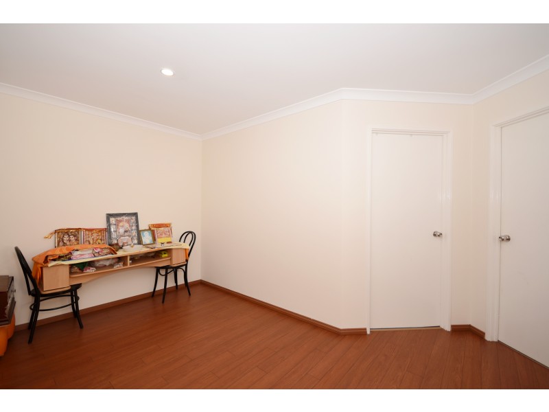 98 Amherst Road, Canning Vale WA 6155