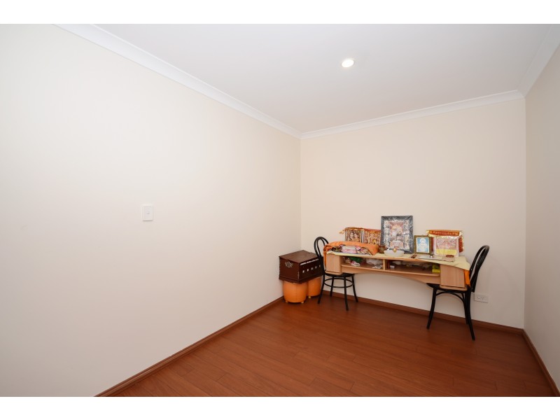 98 Amherst Road, Canning Vale WA 6155