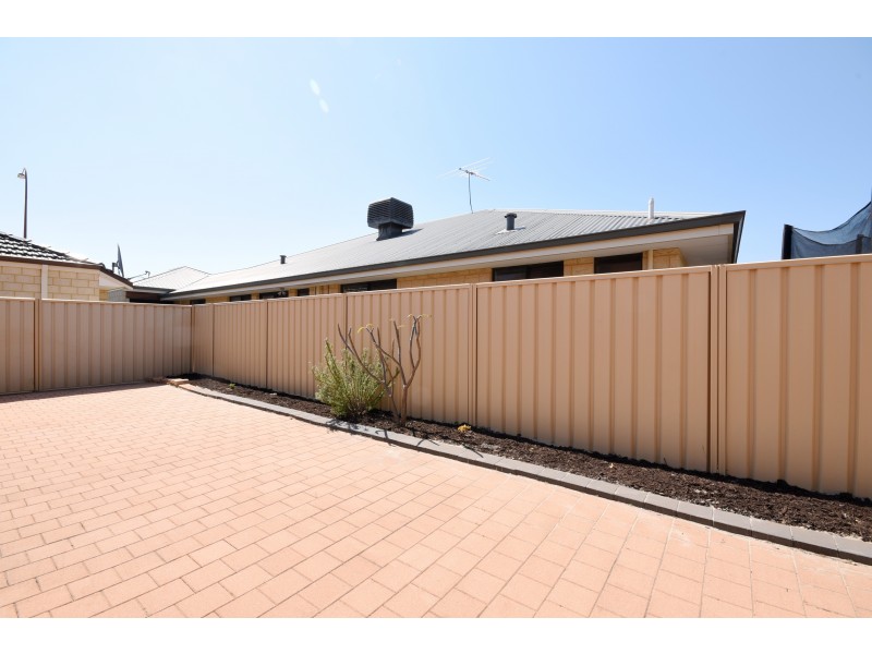 98 Amherst Road, Canning Vale WA 6155