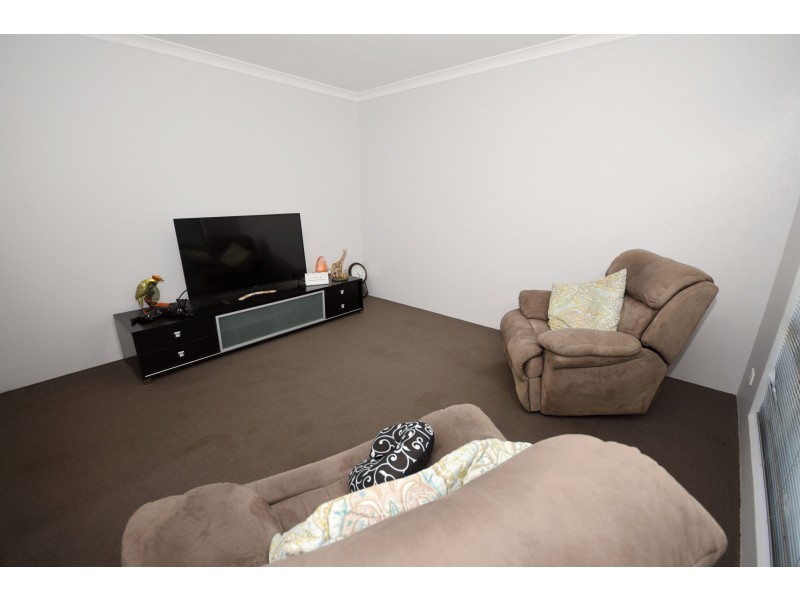 16 Grapple Road, Whitby WA 6123