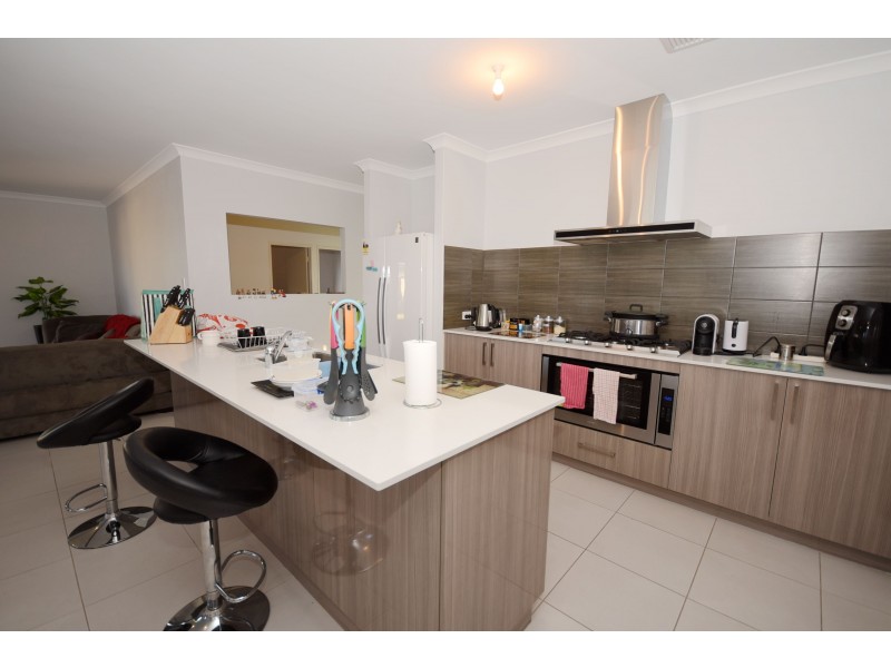16 Grapple Road, Whitby WA 6123