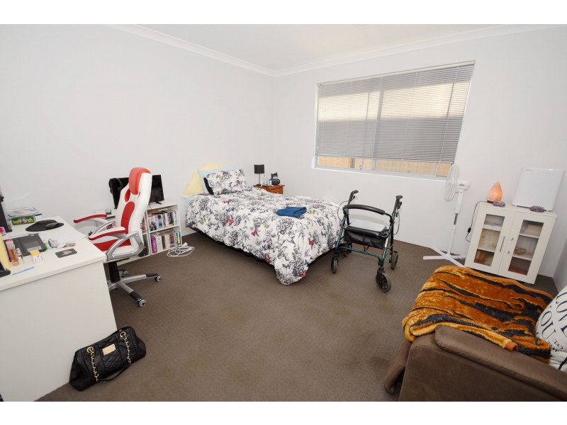 16 Grapple Road, Whitby WA 6123