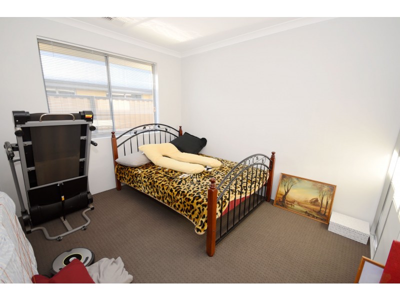 16 Grapple Road, Whitby WA 6123