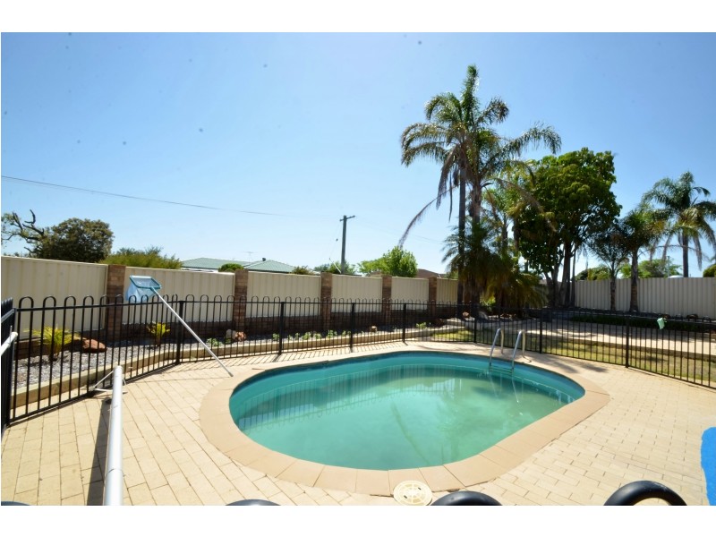1 Eagle Rise, Yangebup WA 6164
