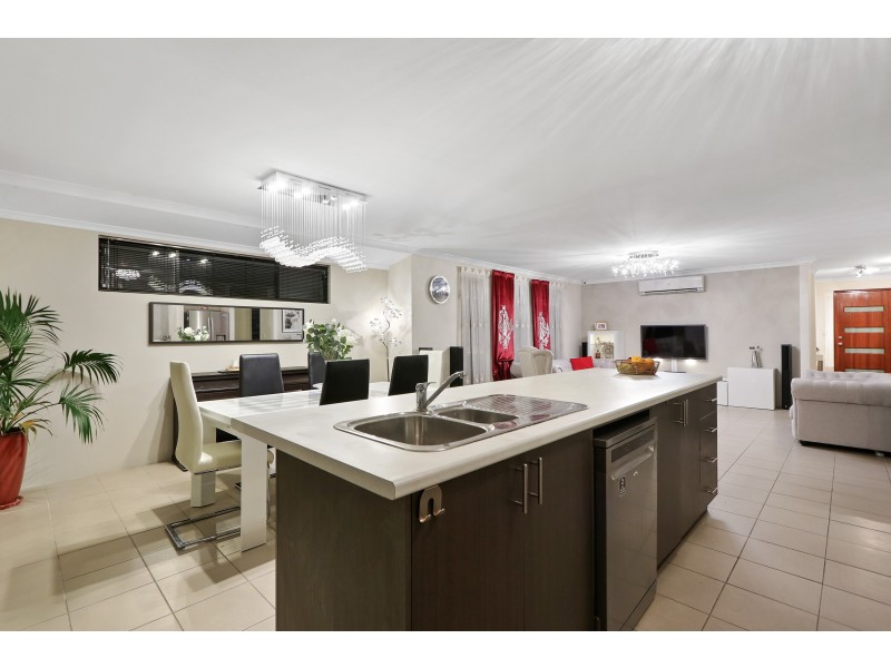 102 Riva Entrance, Piara Waters WA 6112