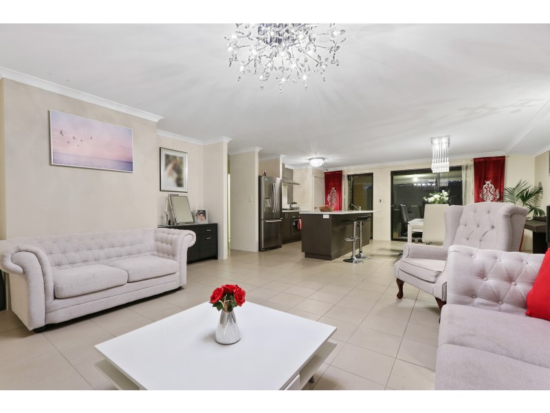 102 Riva Entrance, Piara Waters WA 6112