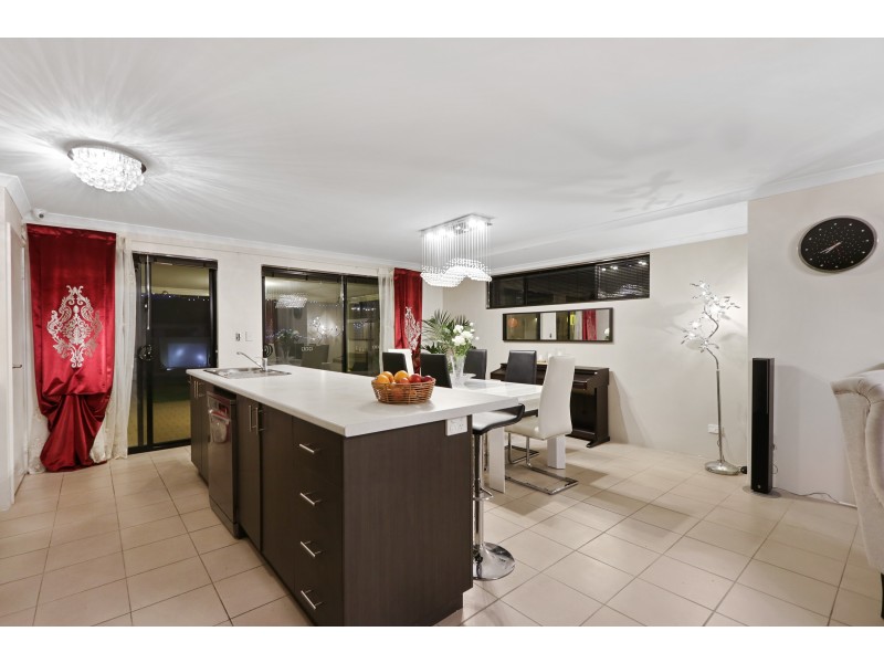 102 Riva Entrance, Piara Waters WA 6112