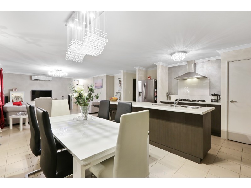 102 Riva Entrance, Piara Waters WA 6112