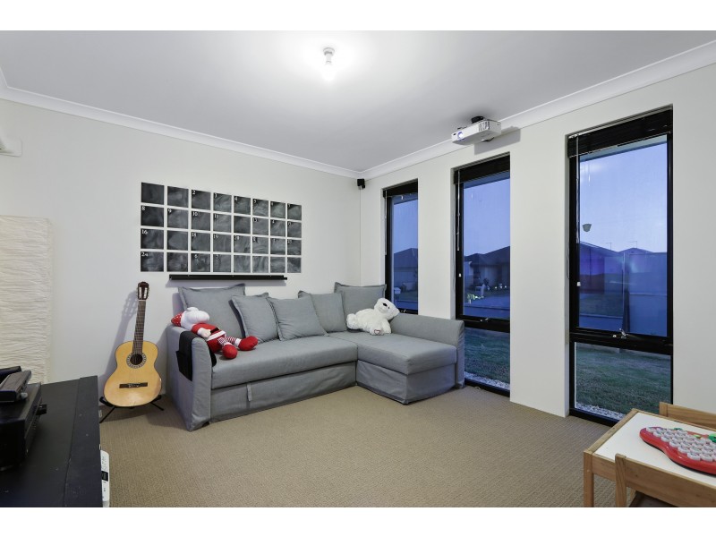 102 Riva Entrance, Piara Waters WA 6112