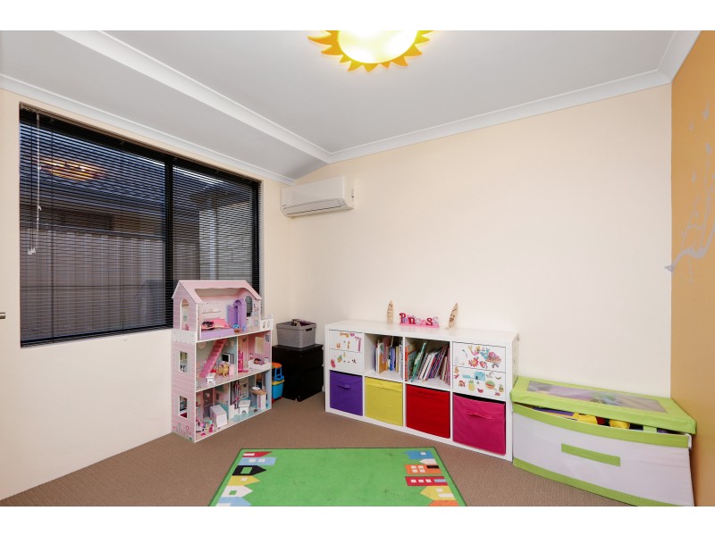 102 Riva Entrance, Piara Waters WA 6112