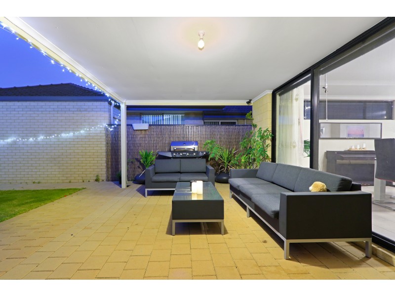 102 Riva Entrance, Piara Waters WA 6112