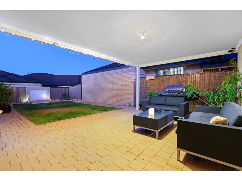 102 Riva Entrance, Piara Waters WA 6112