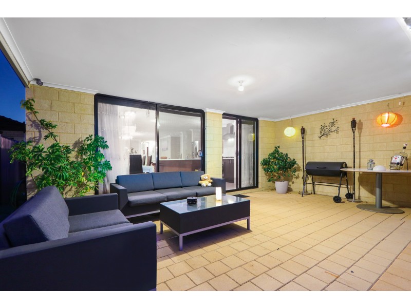 102 Riva Entrance, Piara Waters WA 6112