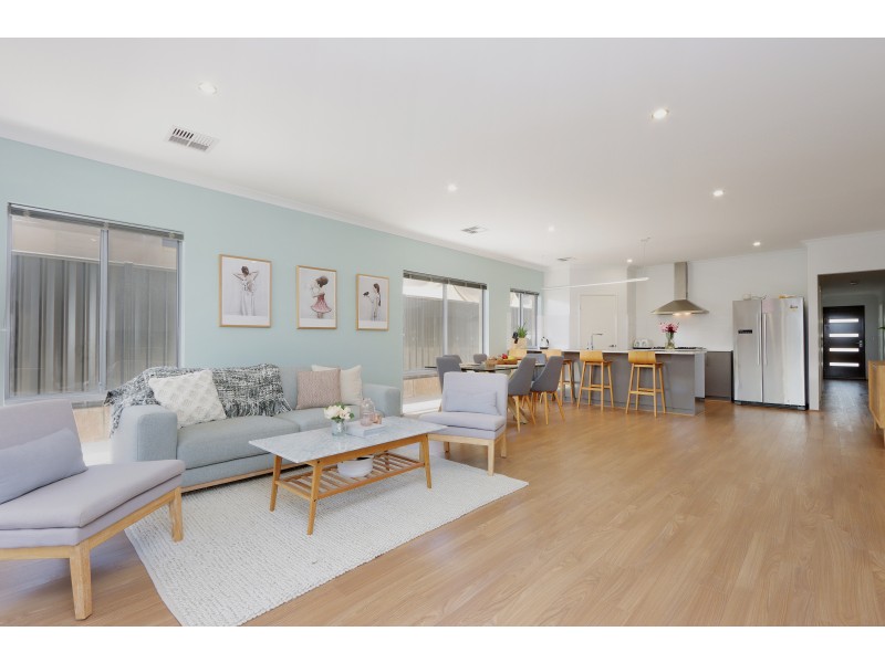 21 Boranup Rise, Piara Waters WA 6112