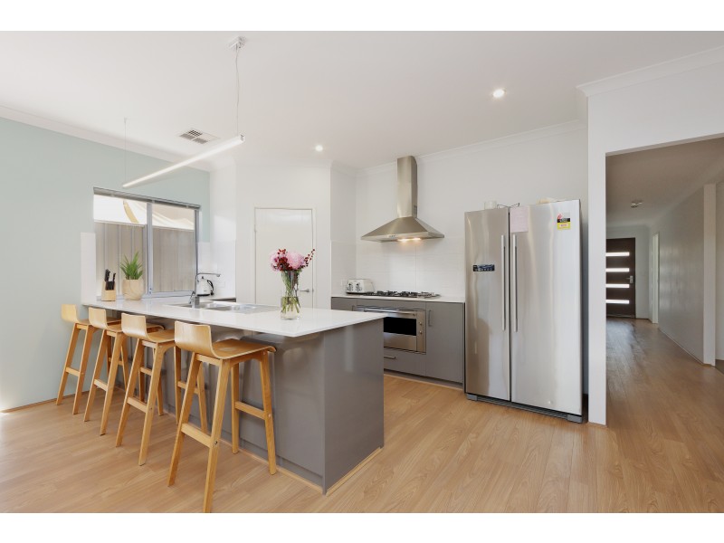 21 Boranup Rise, Piara Waters WA 6112