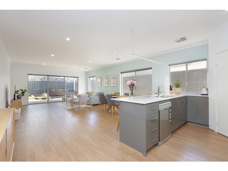 21 Boranup Rise, Piara Waters WA 6112