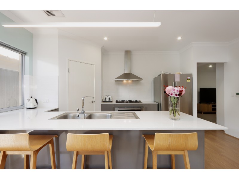 21 Boranup Rise, Piara Waters WA 6112