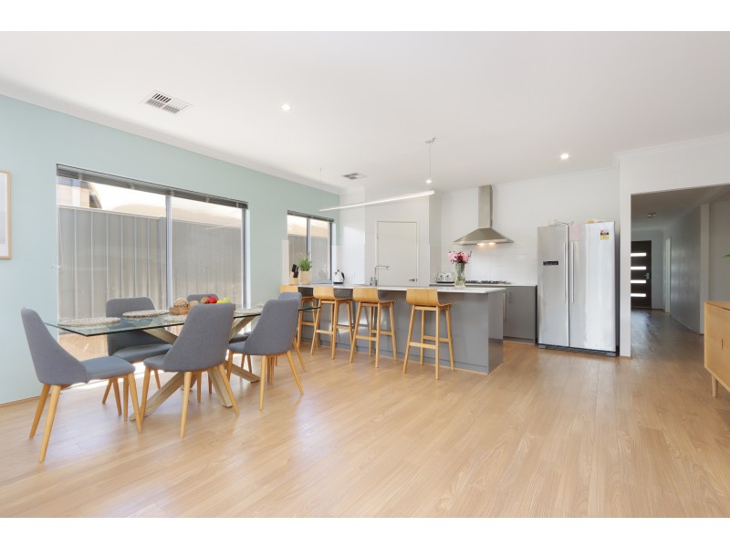 21 Boranup Rise, Piara Waters WA 6112