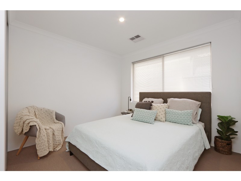 21 Boranup Rise, Piara Waters WA 6112