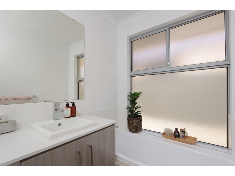 21 Boranup Rise, Piara Waters WA 6112