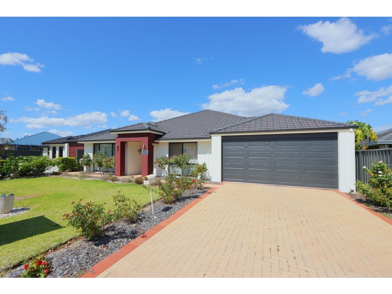 3 Laming Way, Piara Waters WA 6112