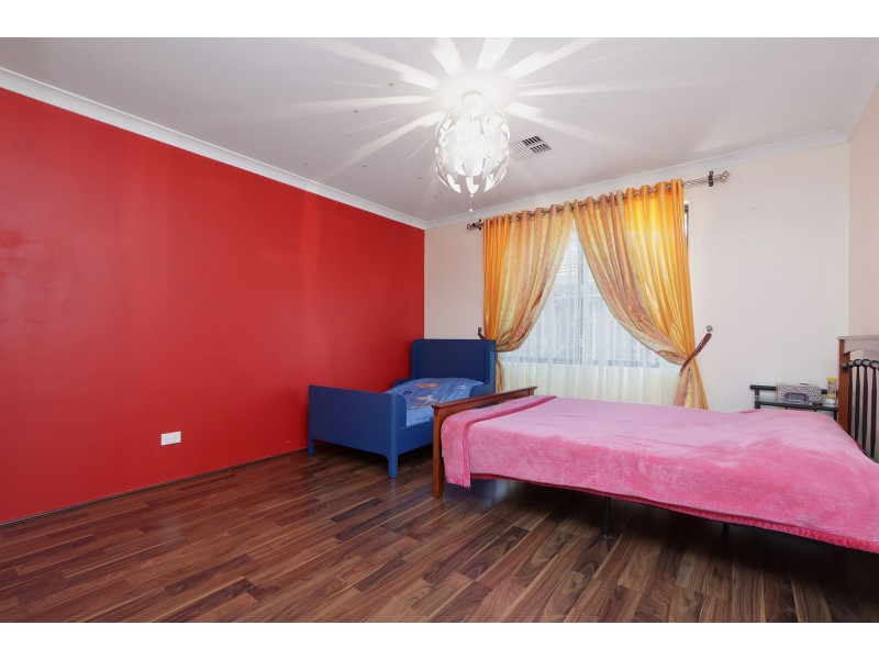 3 Laming Way, Piara Waters WA 6112