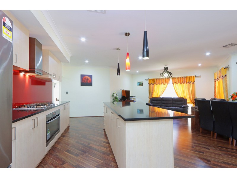 3 Laming Way, Piara Waters WA 6112