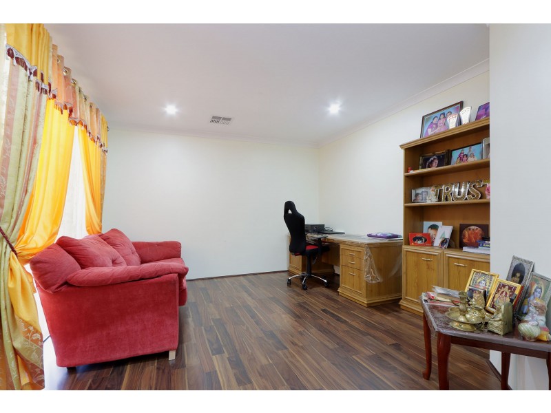 3 Laming Way, Piara Waters WA 6112