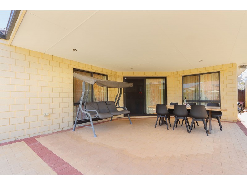 3 Laming Way, Piara Waters WA 6112