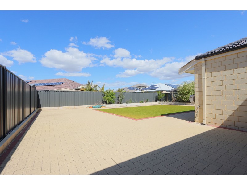 3 Laming Way, Piara Waters WA 6112