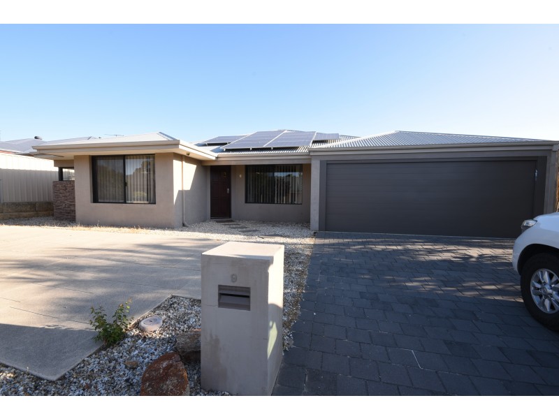 9 Astroloma Drive, Success WA 6164