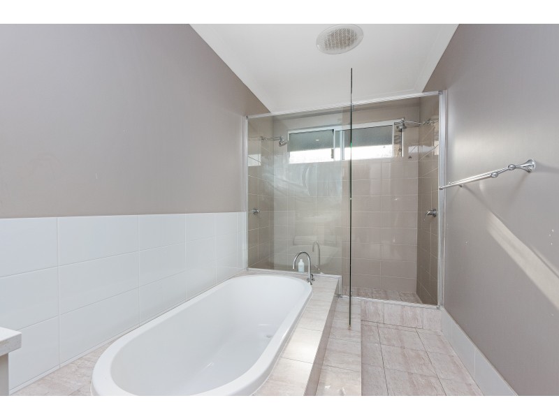 108 Riva Entrance, Piara Waters WA 6112