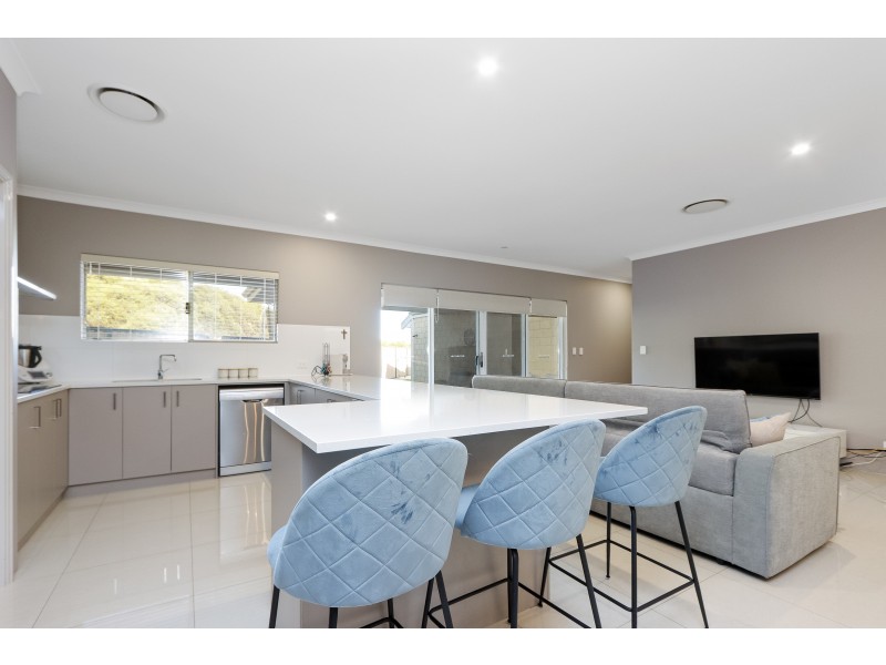 108 Riva Entrance, Piara Waters WA 6112