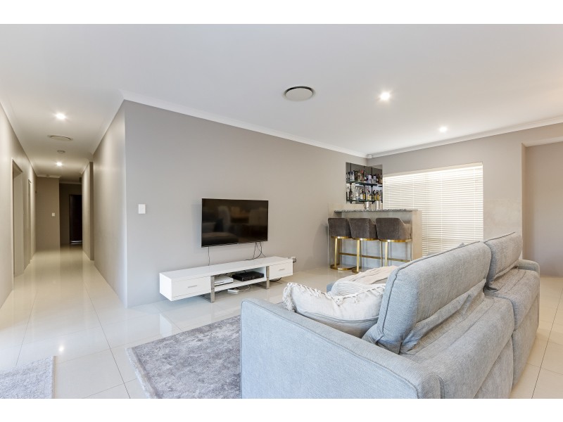 108 Riva Entrance, Piara Waters WA 6112