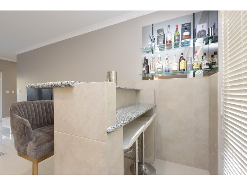 108 Riva Entrance, Piara Waters WA 6112