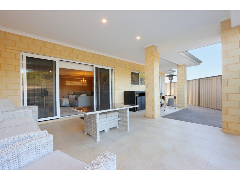 108 Riva Entrance, Piara Waters WA 6112