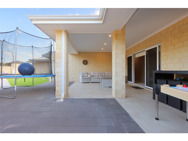 108 Riva Entrance, Piara Waters WA 6112